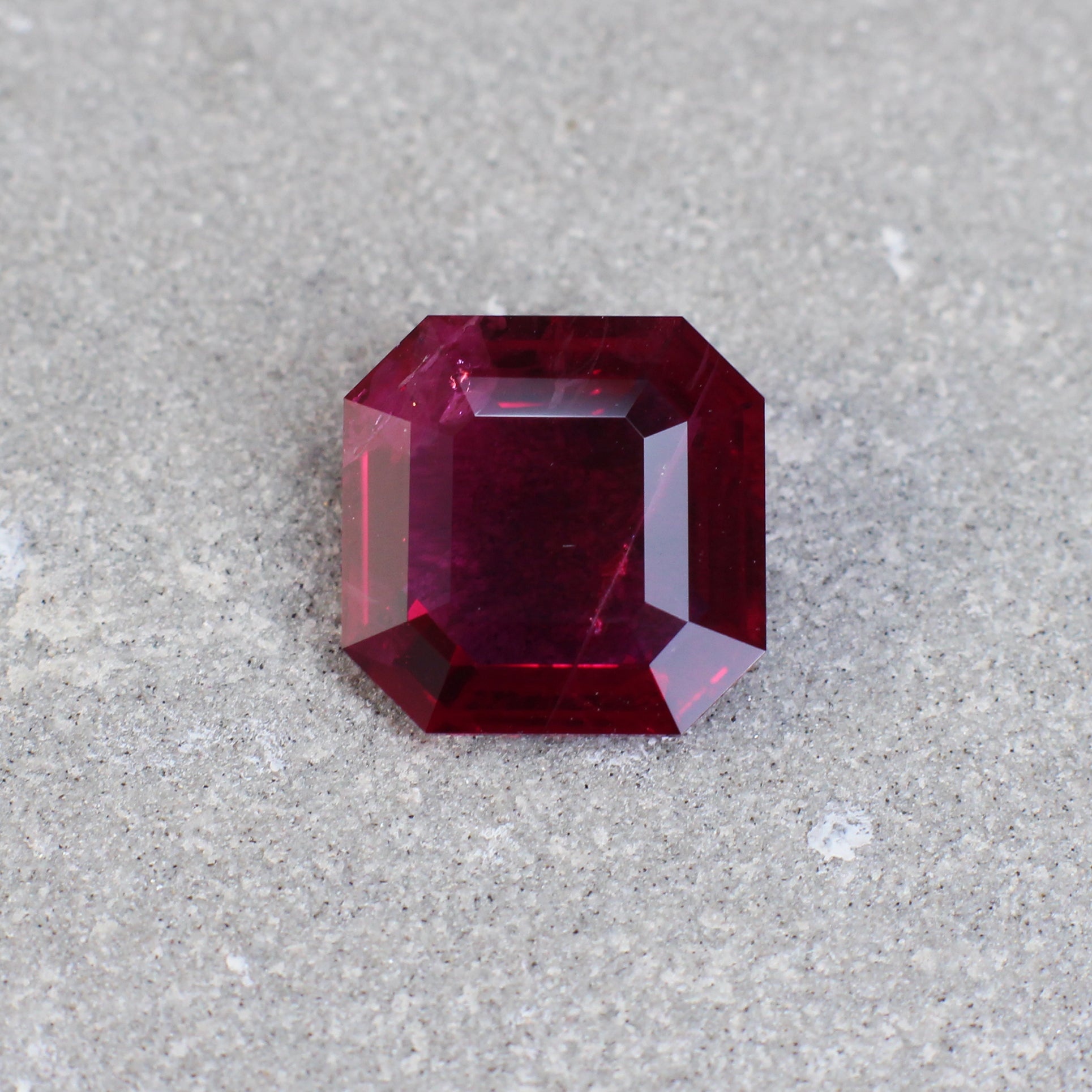 3.05ct Purplish Red, Octagon Ruby, Thailand - 9.44 x 9.44 x 3.53mm