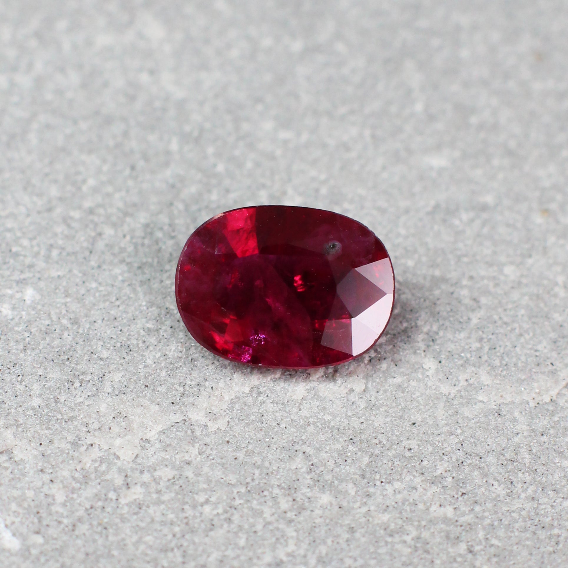 1.65ct Cushion Ruby, H(a), Thailand - 8.91 x 6.59 x 3.05mm