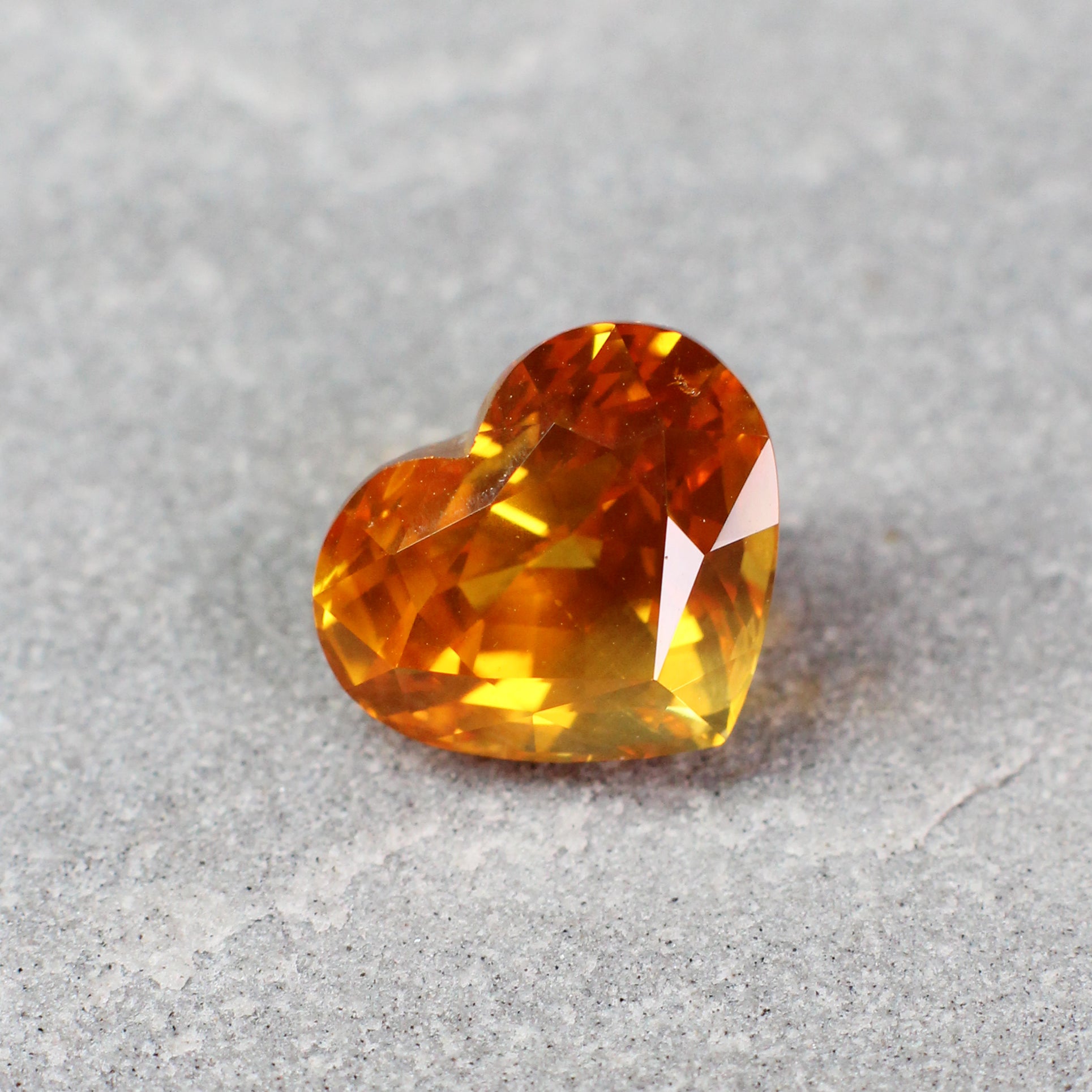 7.26ct Yellow, Heart Shape Sapphire, Heated, Sri Lanka - 9.94 x 11.59 x 8.08mm