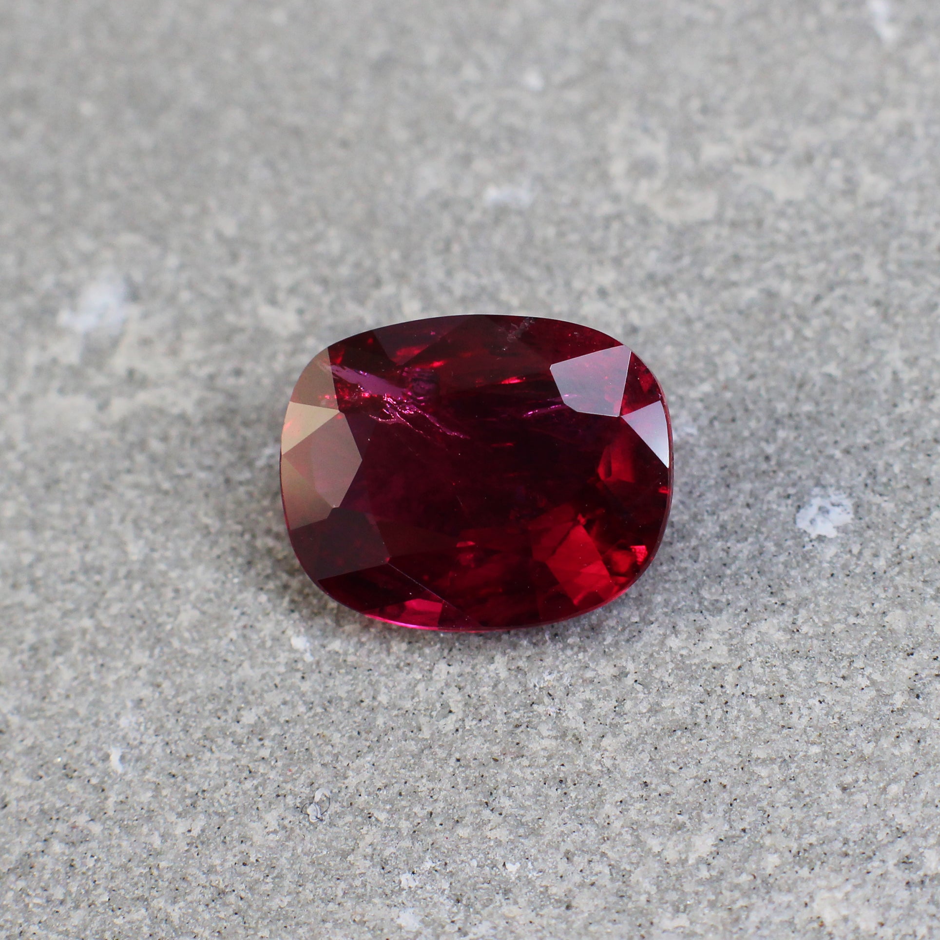 2.91ct Cushion Ruby, H(b), Thailand - 10.03 x 7.99 x 3.86mm