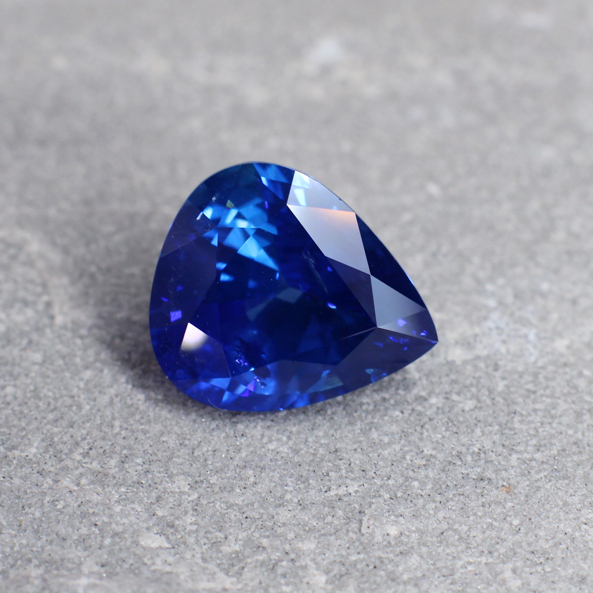 8.73ct Pear Shape Sapphire, Sri Lanka - 13.60 x 11.74 x 7.72mm