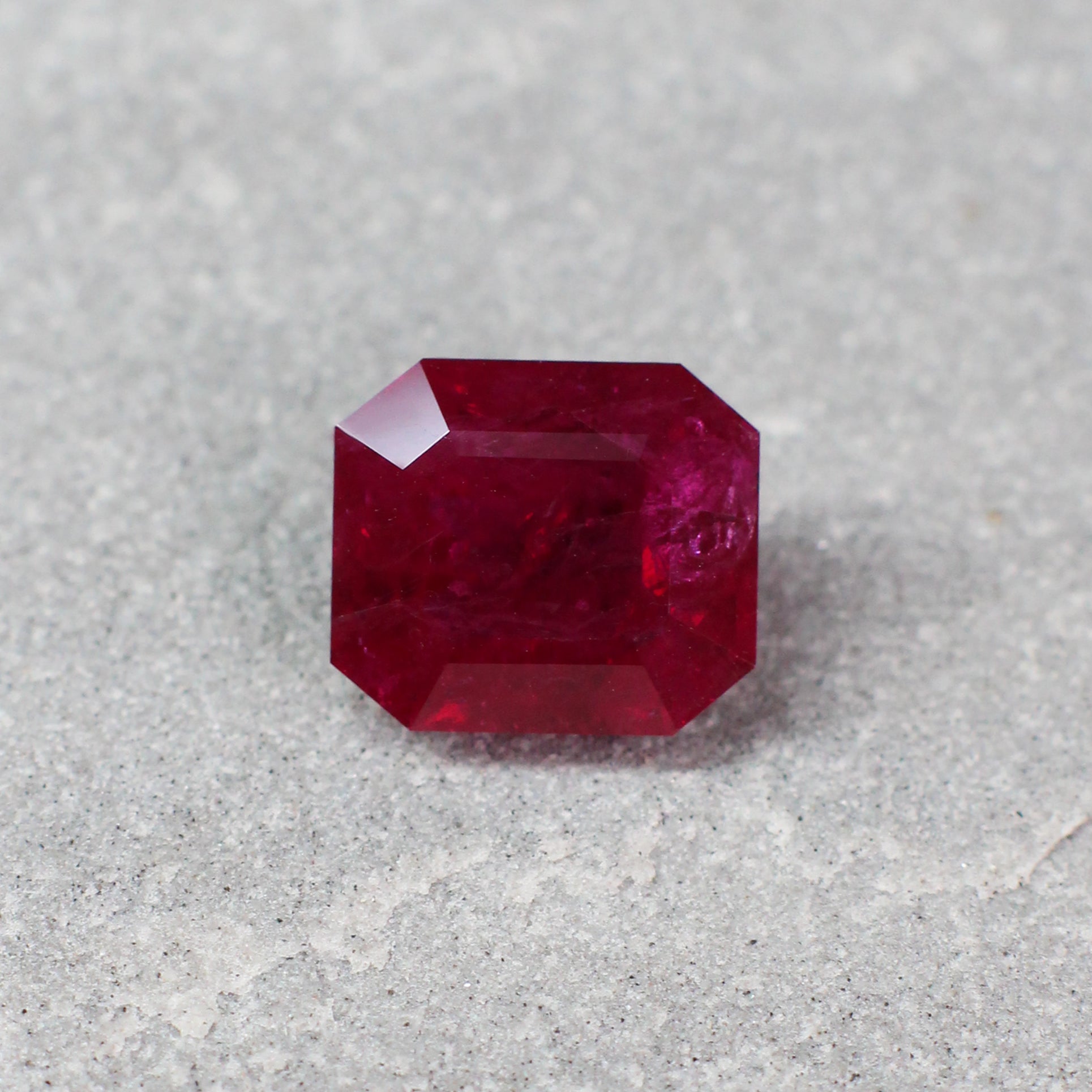 3.03ct Octagon Ruby, H(b), Thailand - 8.84 x 7.75 x 4.28mm