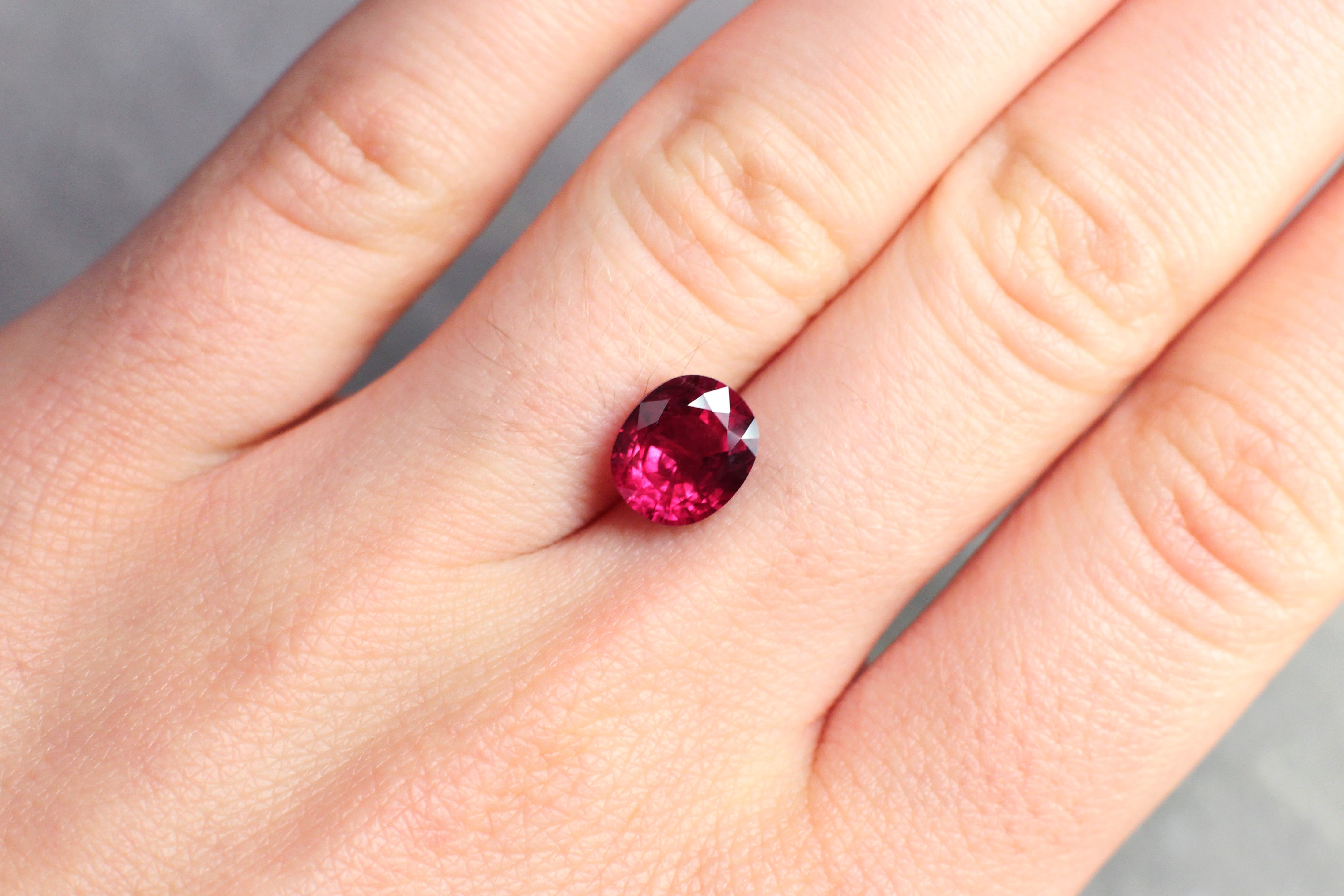 3.17ct Purplish Red, Cushion Ruby, Thailand - 9.10 x 7.85 x 5.06mm