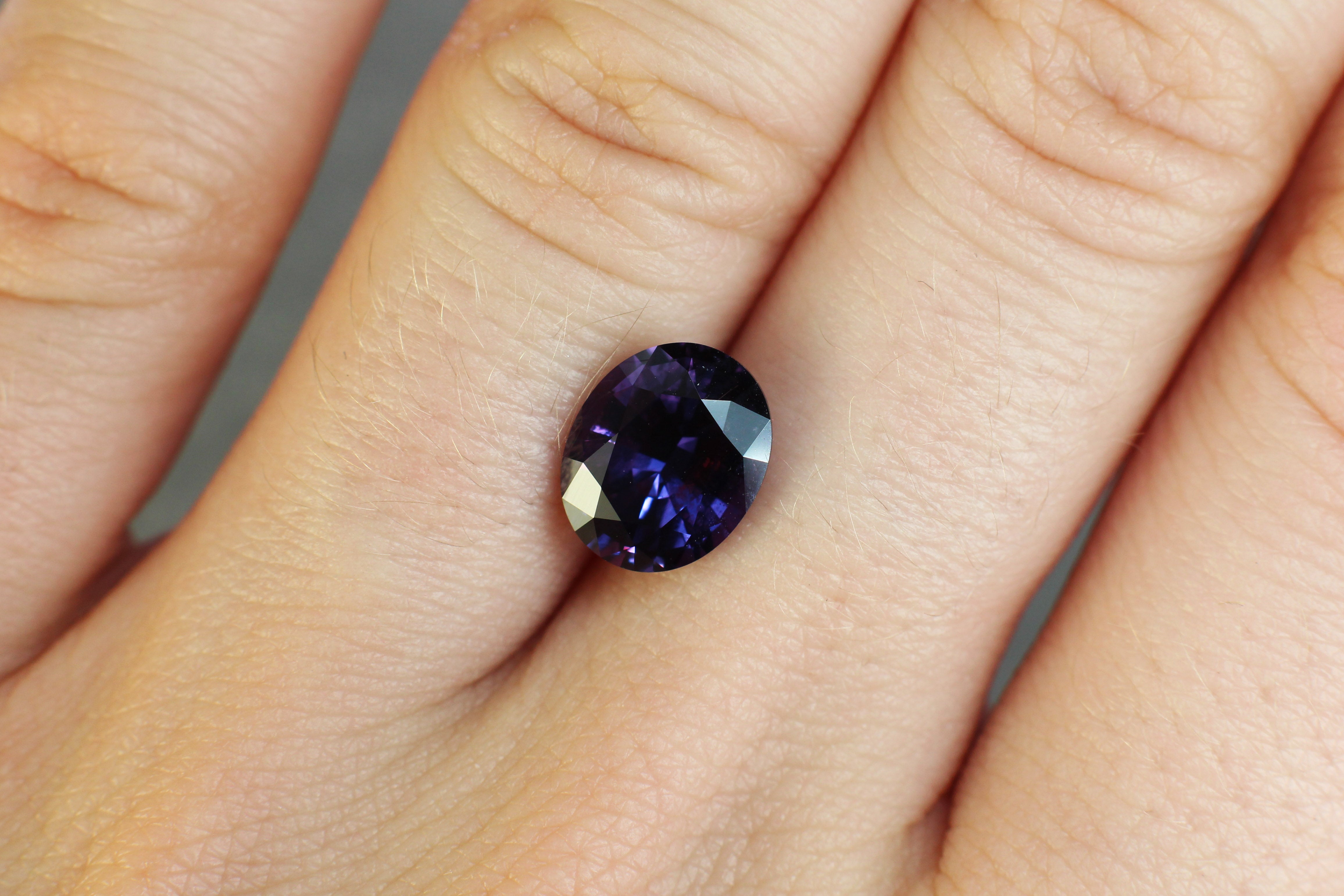 3.31ct Violetish Blue to Purple Sapphire, Oval Colour Change Sapphire, Heated, Sri Lanka - 9.48 x 7.75 x 5.49mm