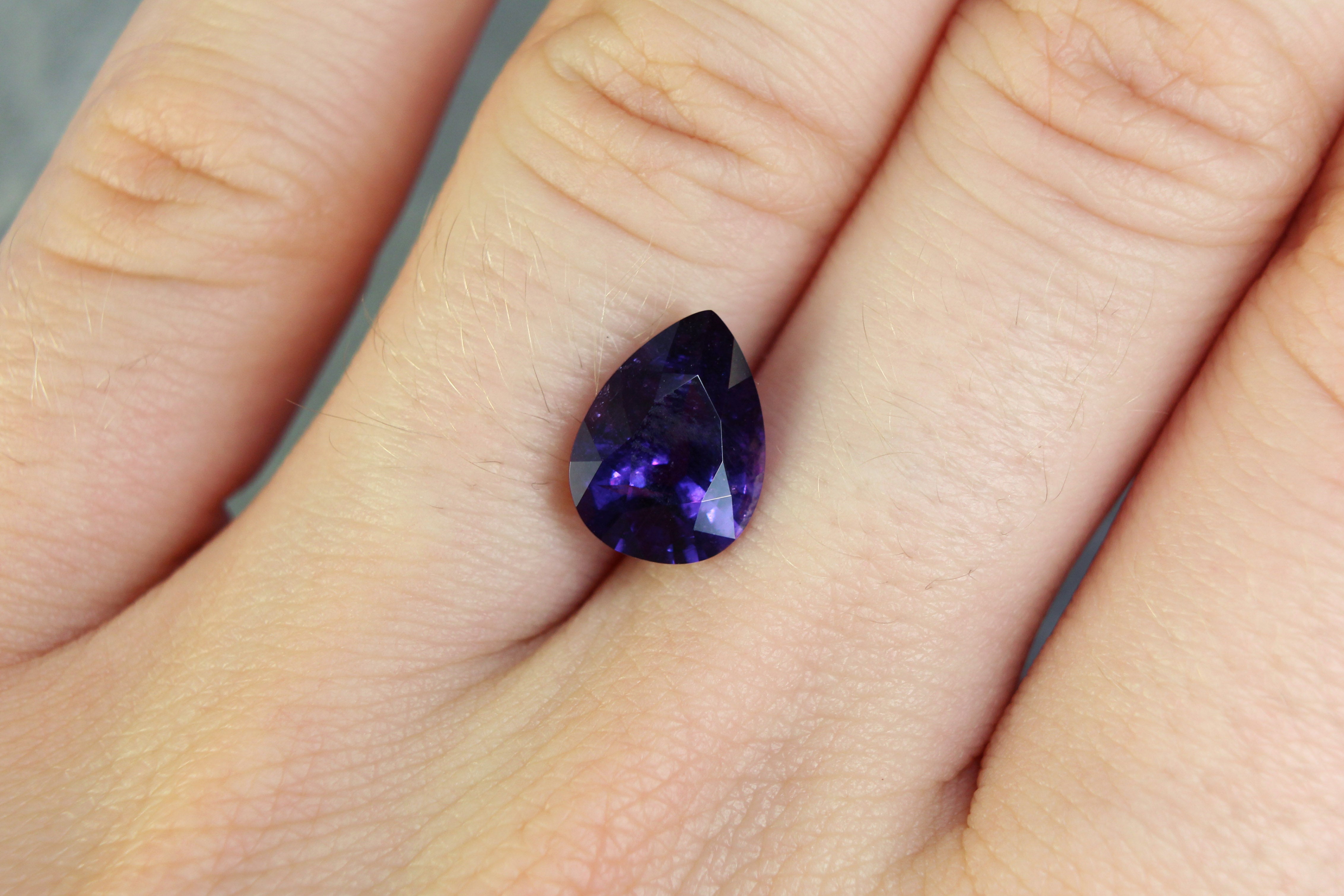 3.11ct Violetish Blue / Purple, Pear Shape Colour Change Sapphire, No Heat, Madagascar - 10.87 x 8.16 x 4.94mm