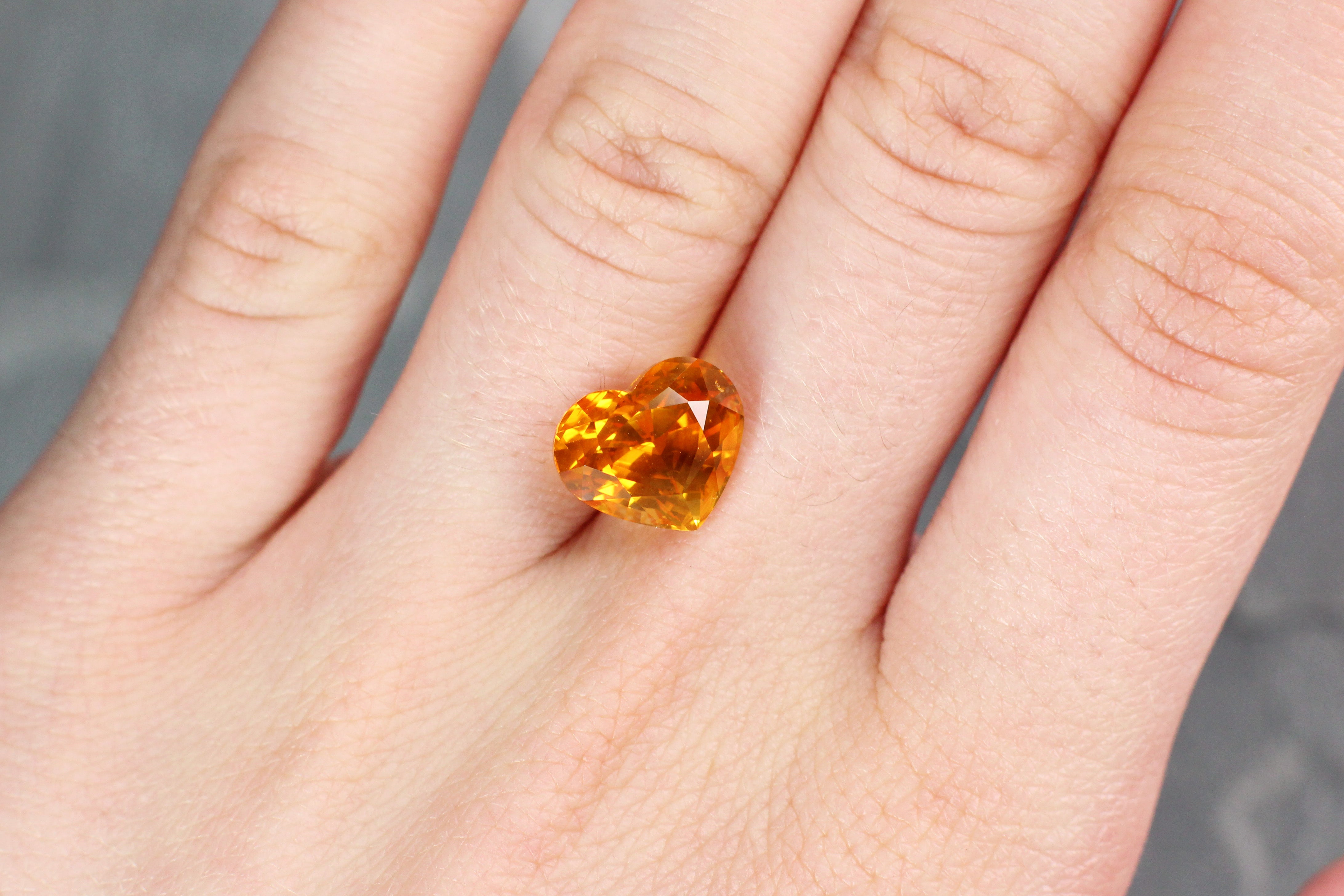7.26ct Yellow, Heart Shape Sapphire, Heated, Sri Lanka - 9.94 x 11.59 x 8.08mm
