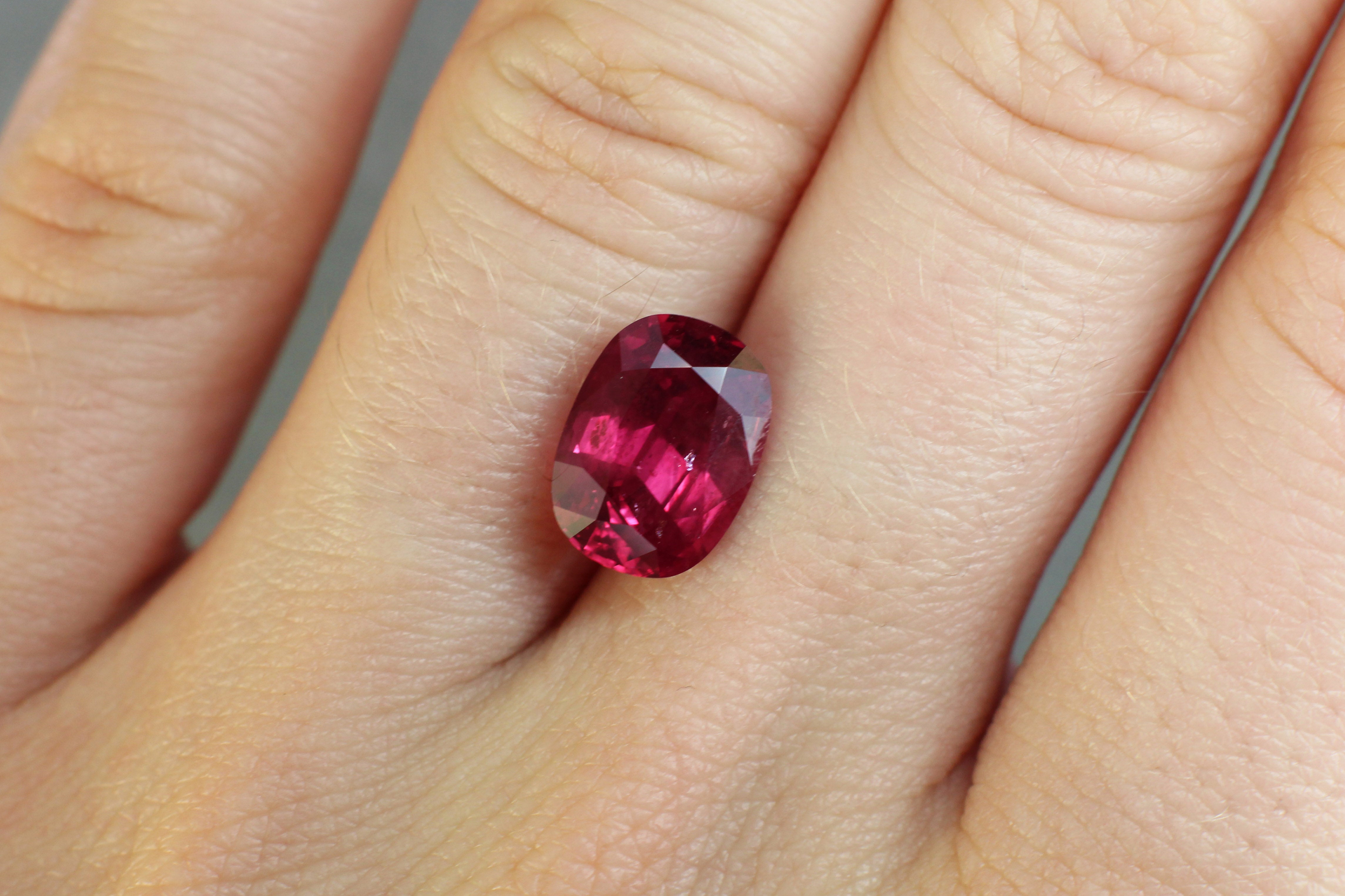 4.12ct Cushion Ruby, Thailand - 10.79 x 7.96 x 5.48mm