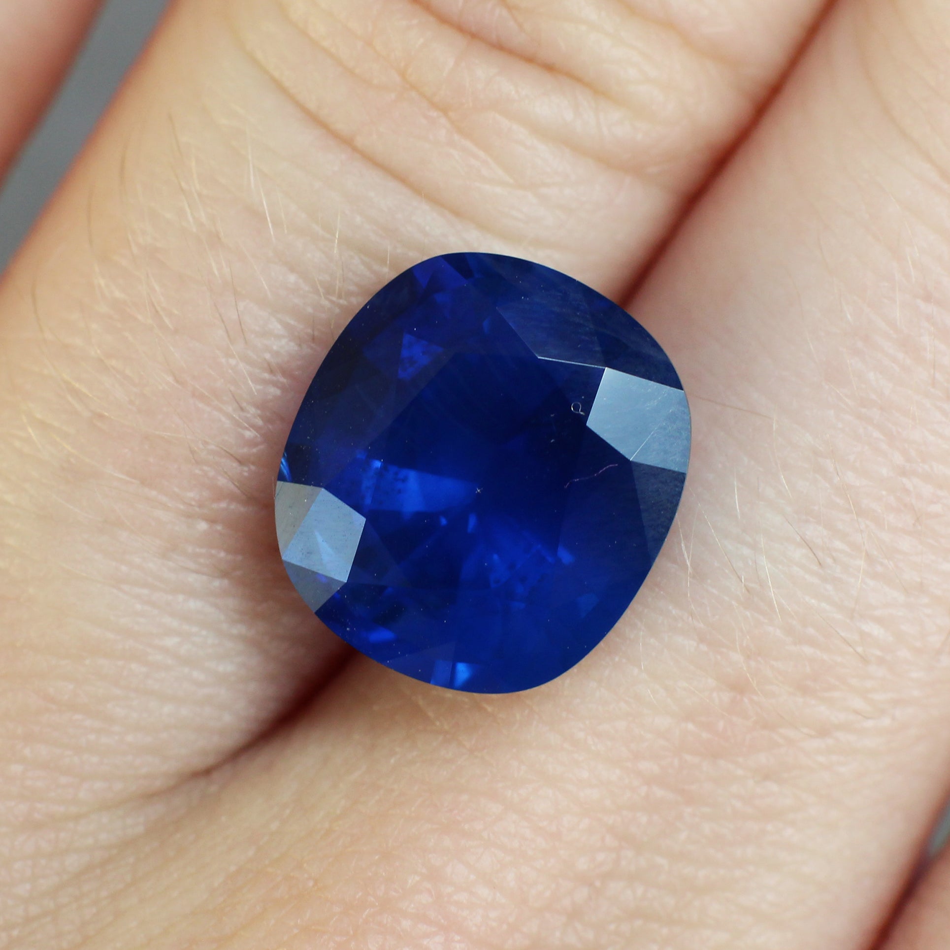 8.53ct Vivid, Royal Blue, Cushion Sapphire, Sri Lanka - 12.31 x 11.09 x 7.71mm