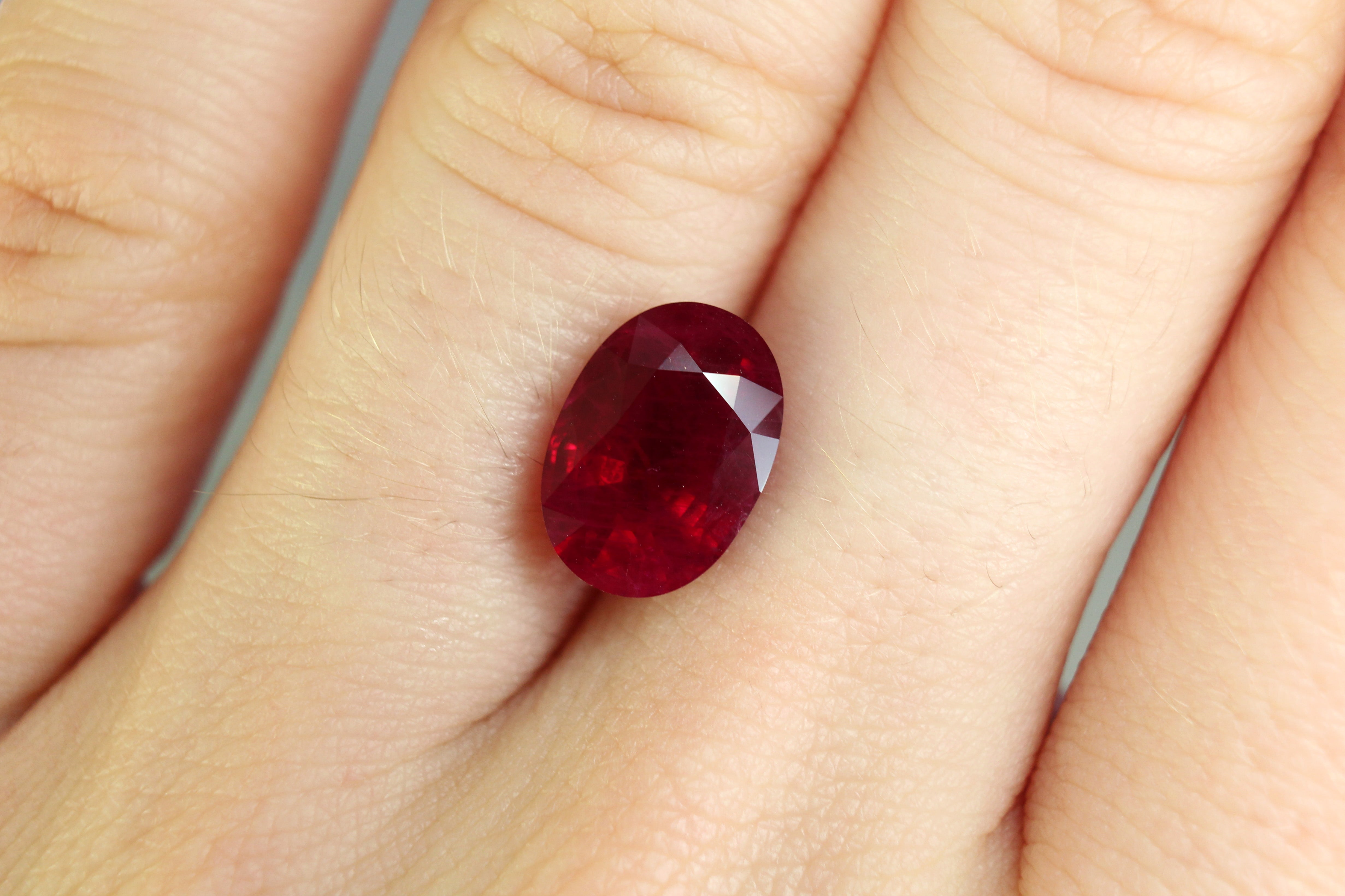 4.12ct Oval Ruby, Myanmar - 11.03 x 7.76 x 5.40mm